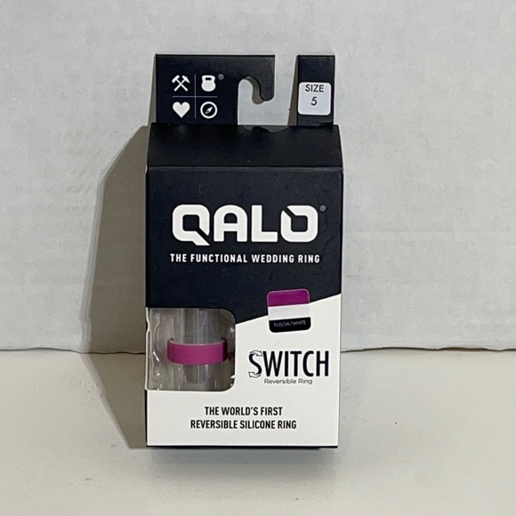 Qalo Functional Reversible Silicone Wedding Ring - Picture 1 of 4